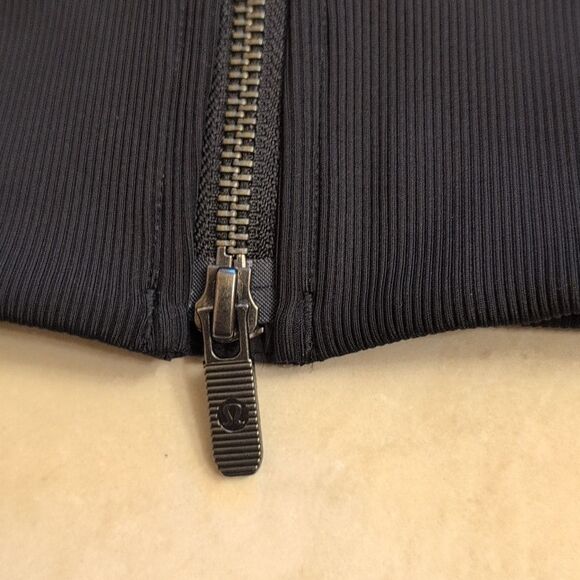 Lululemon Ruched Ribbed-Waist Jacket Black Cropped Size S - Picture 6 of 10